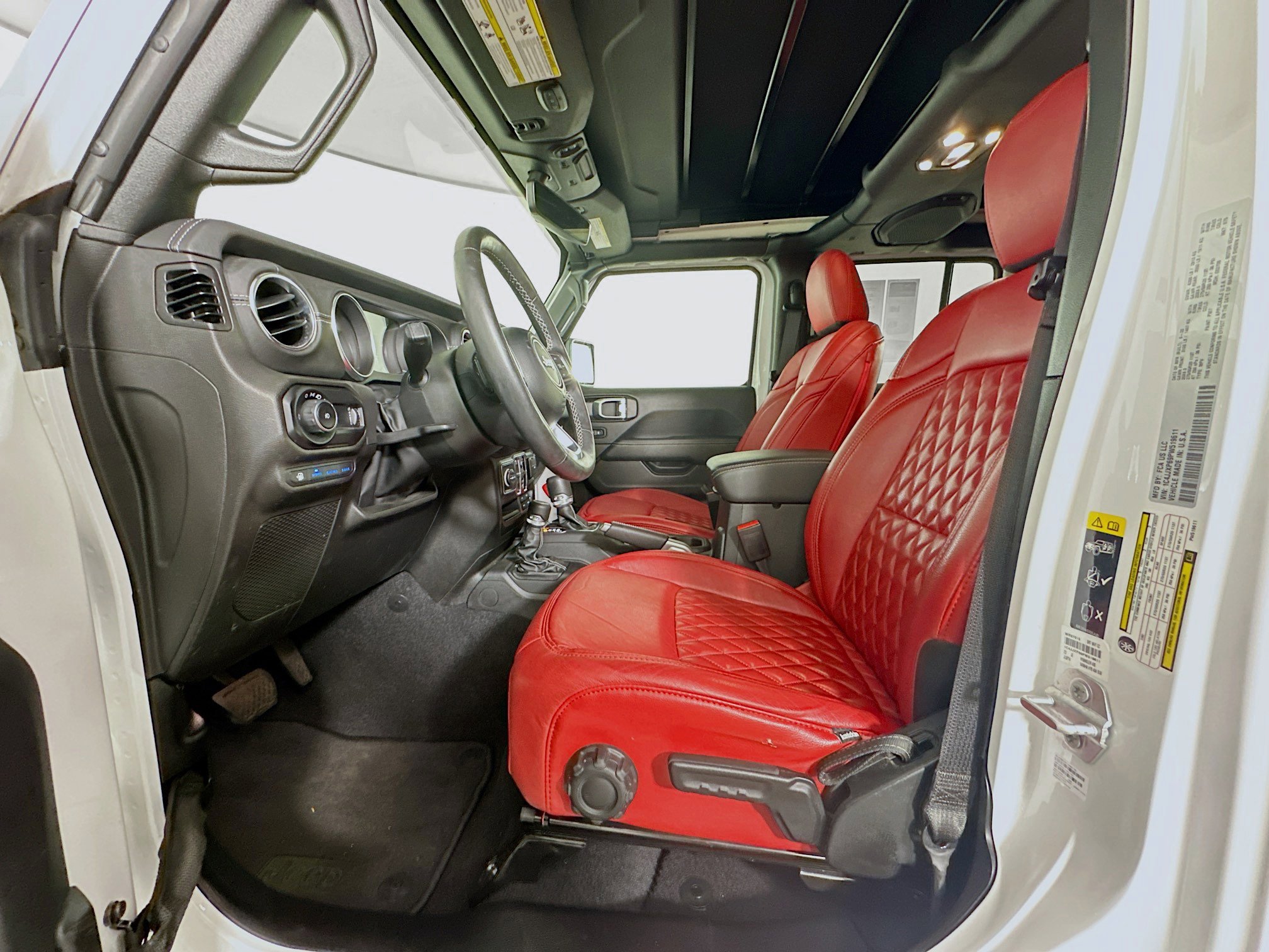 Used 2023 Jeep Wrangler Sahara w/ Cold Weather Group image 13