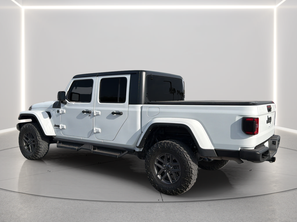 Used 2024 Jeep Gladiator Sport AWD/4WD image 14