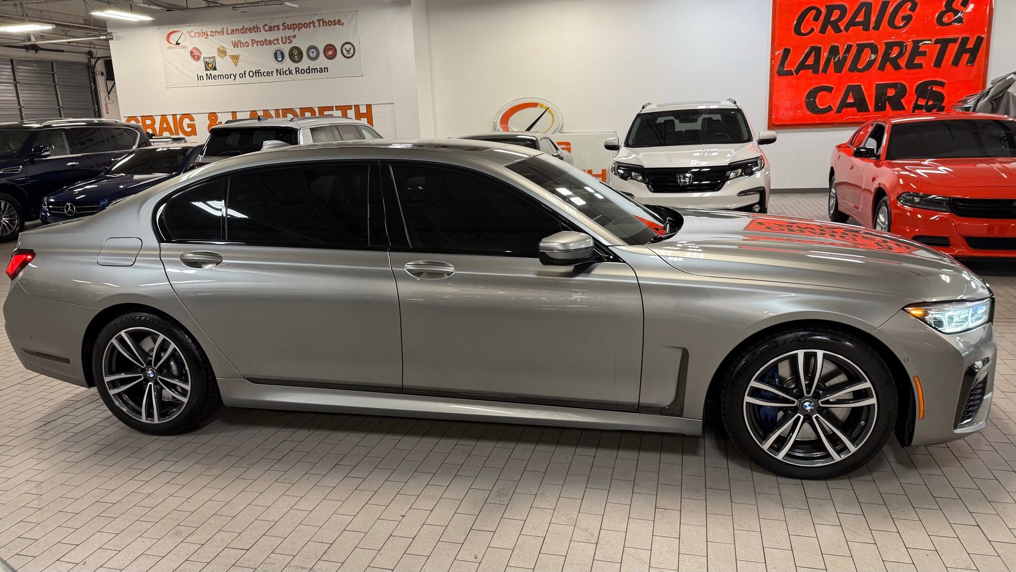 Used 2021 BMW 750i xDrive w/ Executive Package image 5