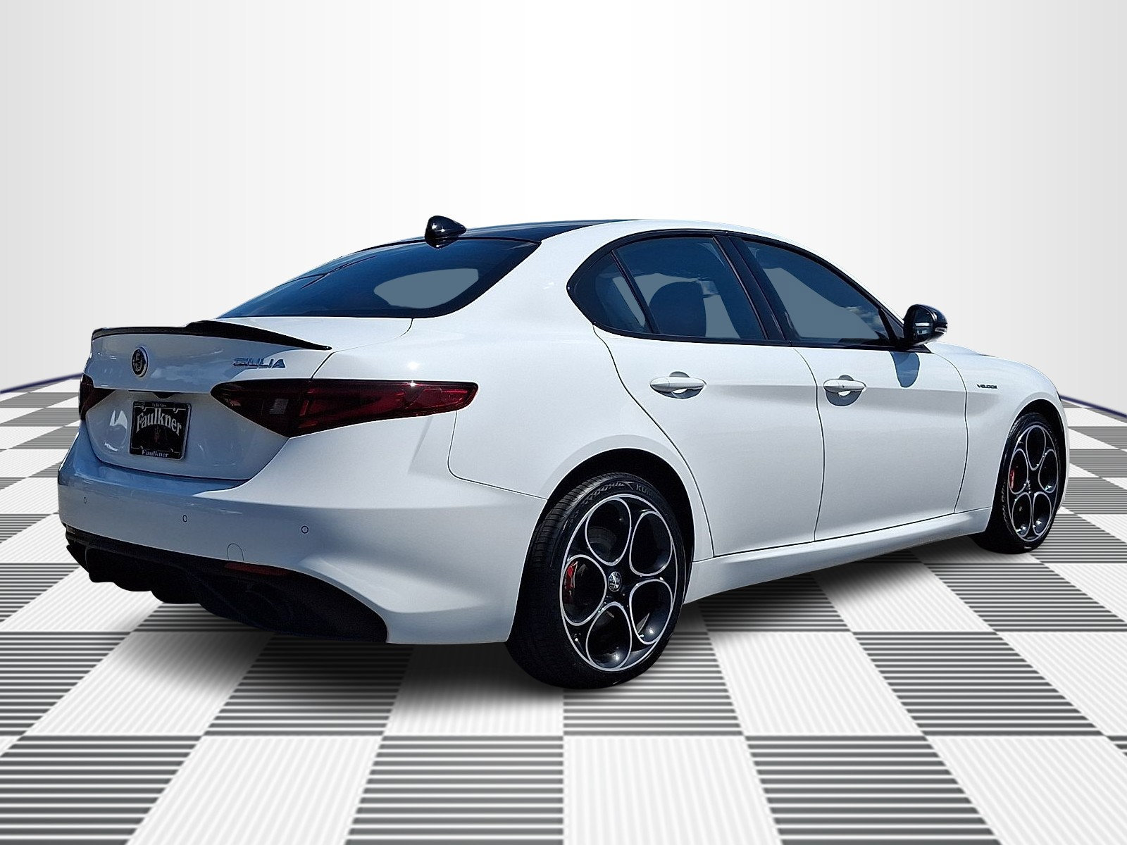 Used 2022 Alfa Romeo Giulia Veloce AWD/4WD image 7