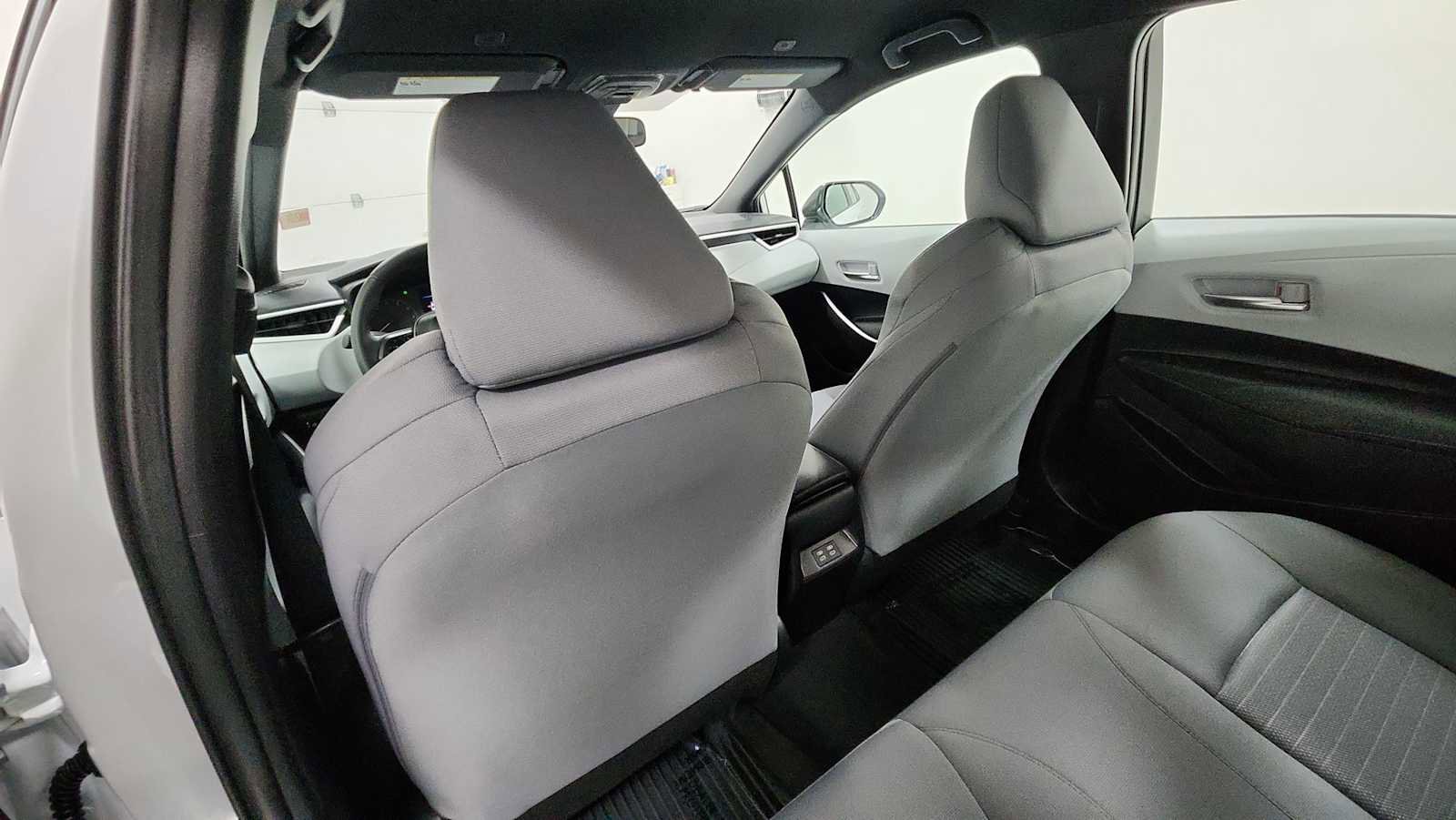 Certified 2025 Toyota Corolla SE FWD image 25