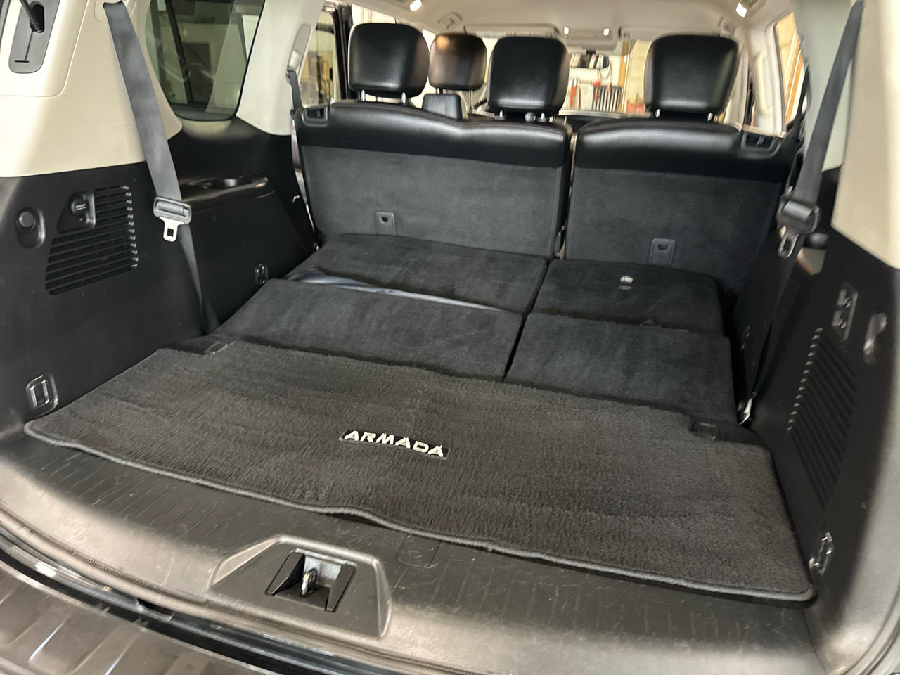 Used 2020 Nissan Armada SL image 44