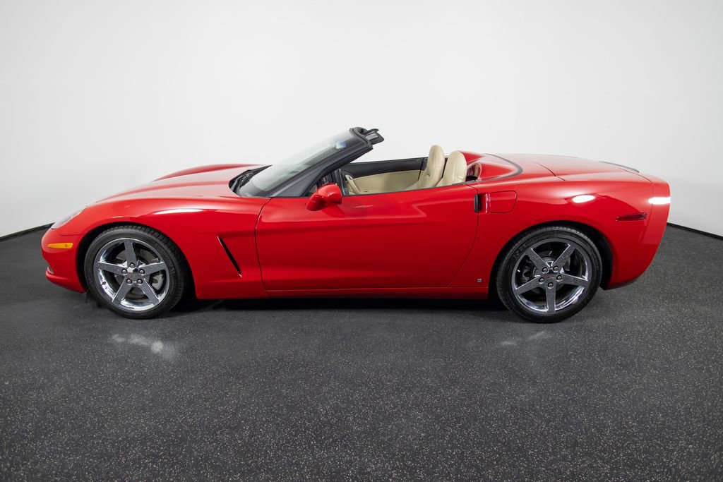 Used 2007 Chevrolet Corvette Convertible w/ Preferred Equipment Group RWD image 4
