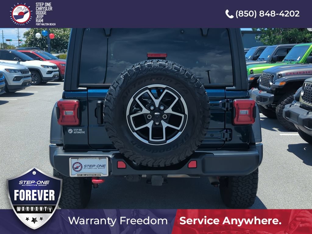 Used 2025 Jeep Wrangler Unlimited Rubicon w/ Convenience Group AWD/4WD image 5