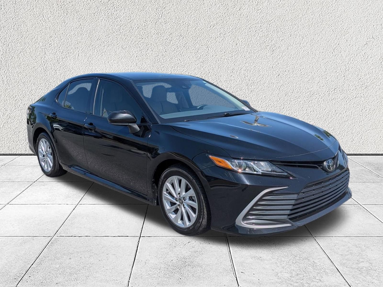 Used 2023 Toyota Camry LE FWD image 1