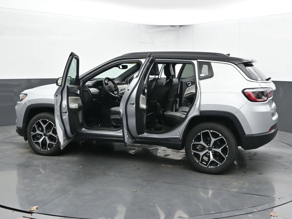 Used 2025 Jeep Compass Limited AWD/4WD image 58