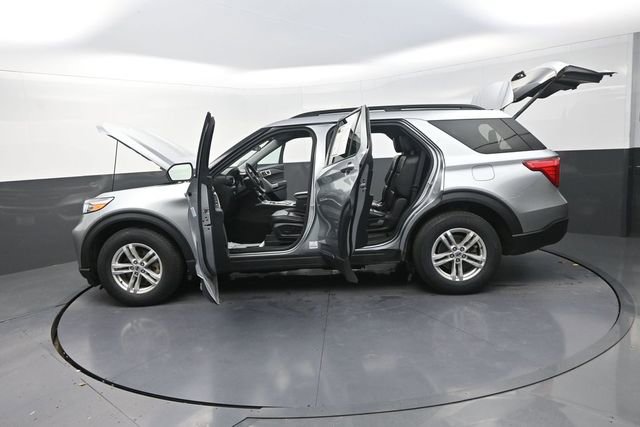 Used 2024 Ford Explorer XLT w/ Equipment Group 202A image 30