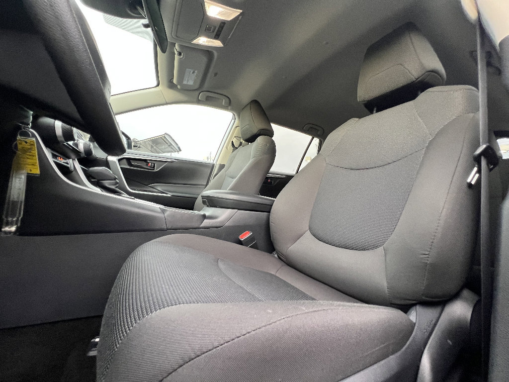 Used 2025 Toyota RAV4 LE image 16