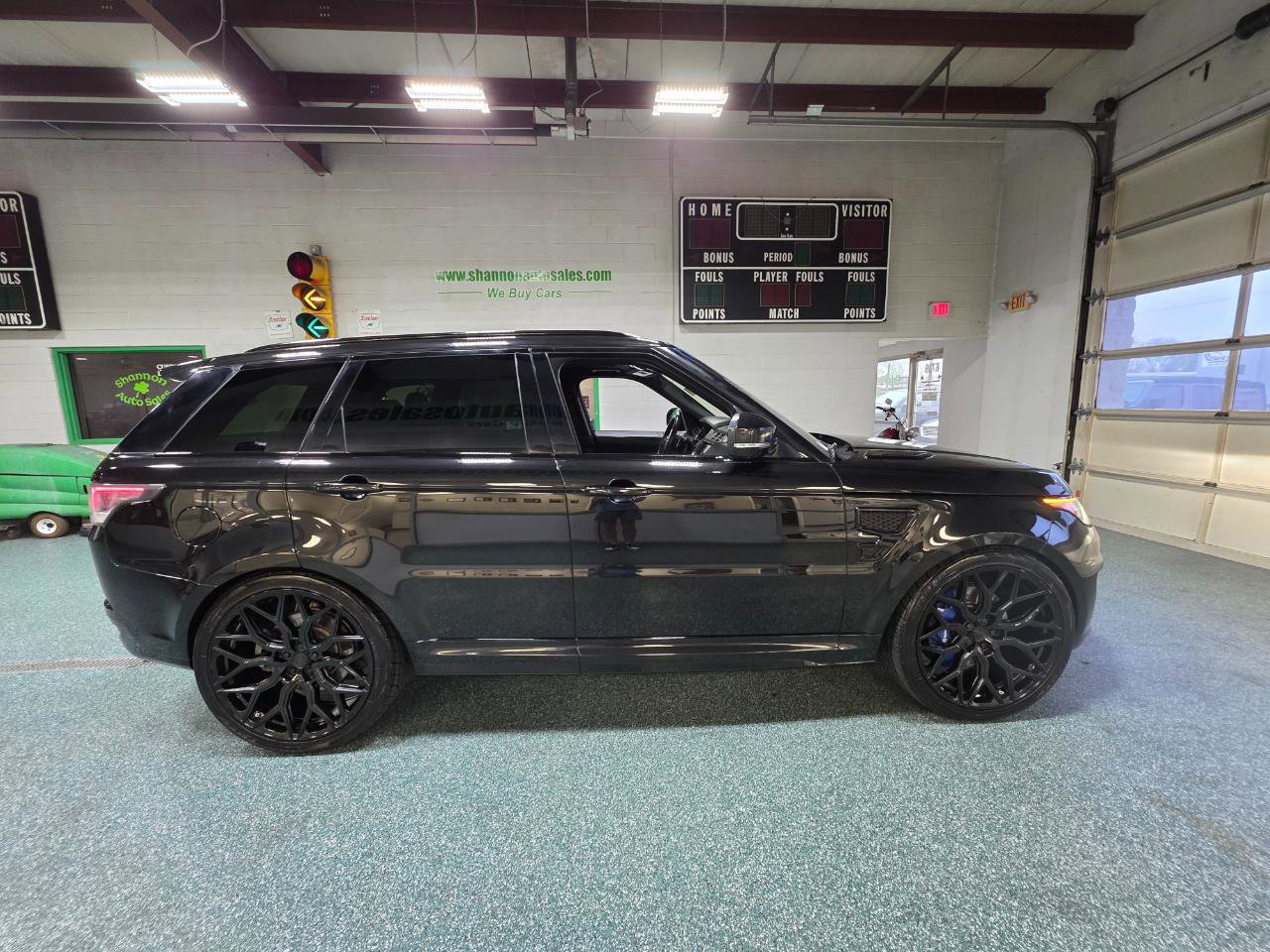 Used 2016 Land Rover Range Rover Sport SVR AWD/4WD image 5