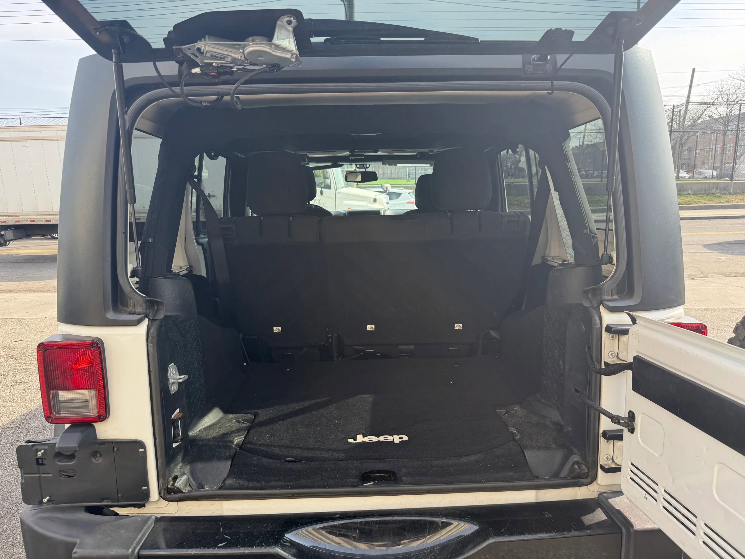 Used 2016 Jeep Wrangler Unlimited Sport image 7