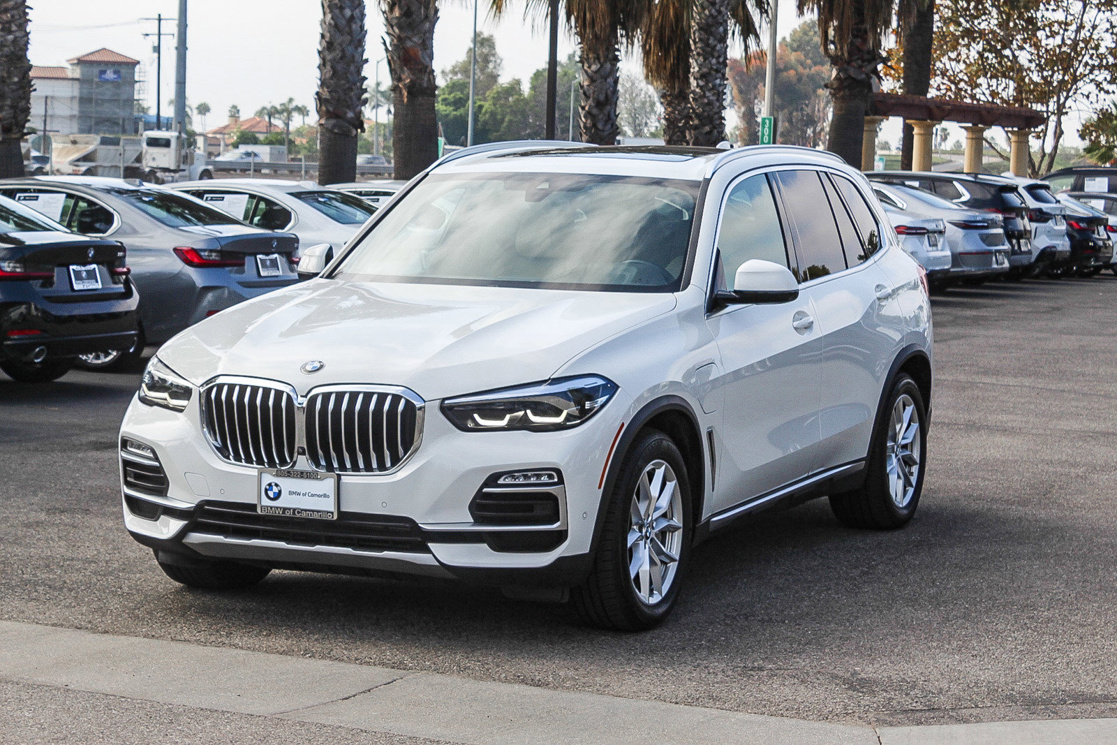 Used 2021 BMW X5 xDrive45e w/ Parking Assistance Package image 3
