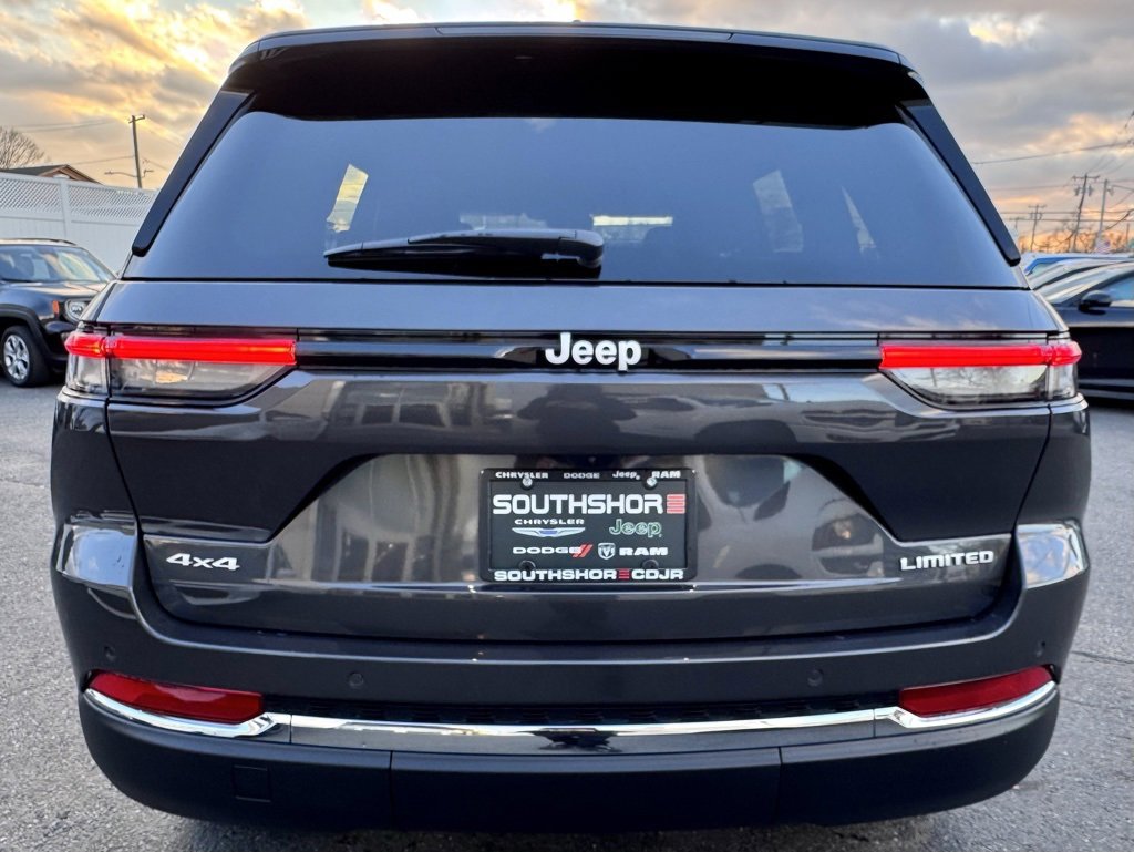New 2025 Jeep Grand Cherokee Limited image 6