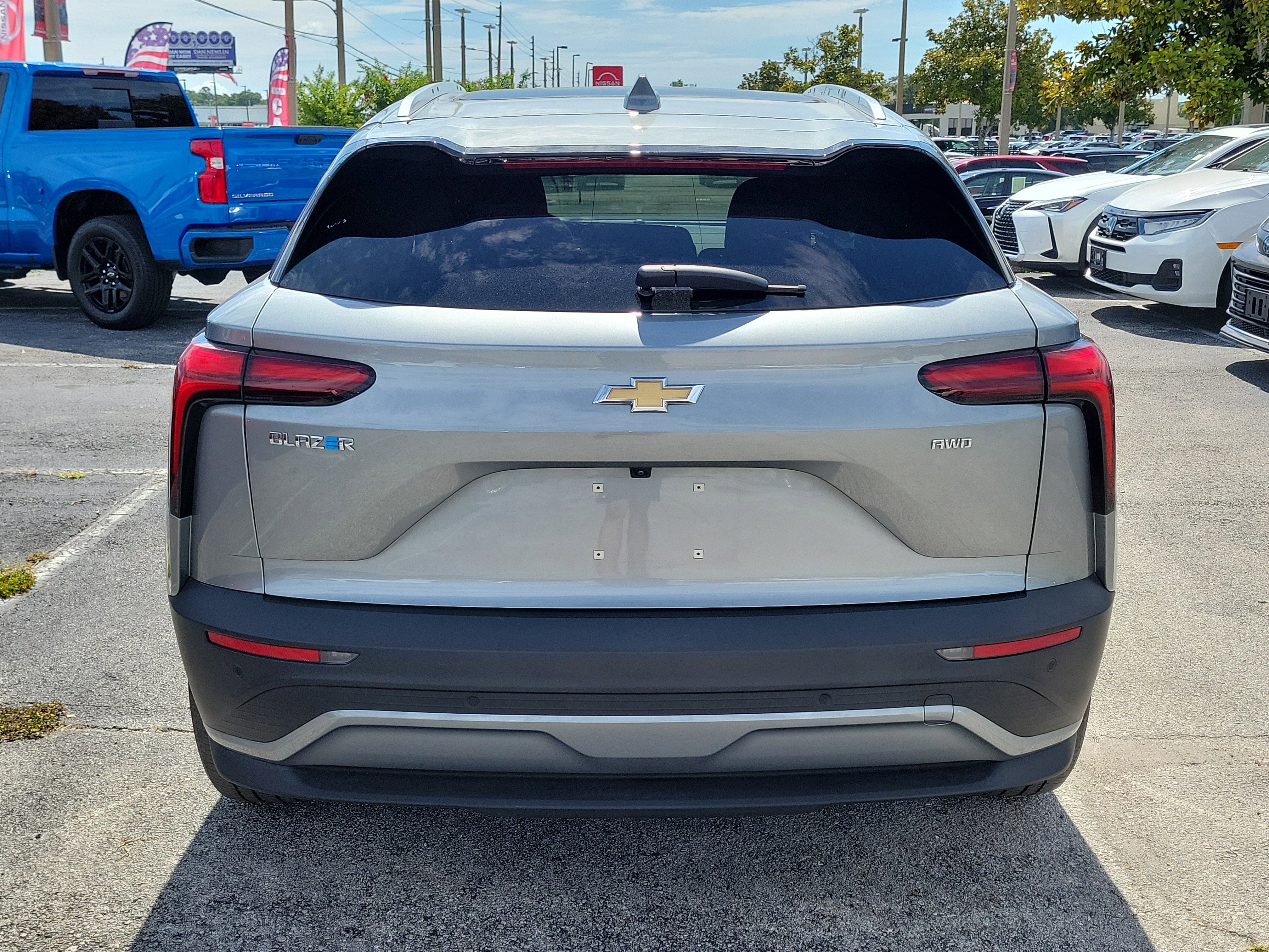 Used 2024 Chevrolet Blazer EV LT AWD/4WD image 6