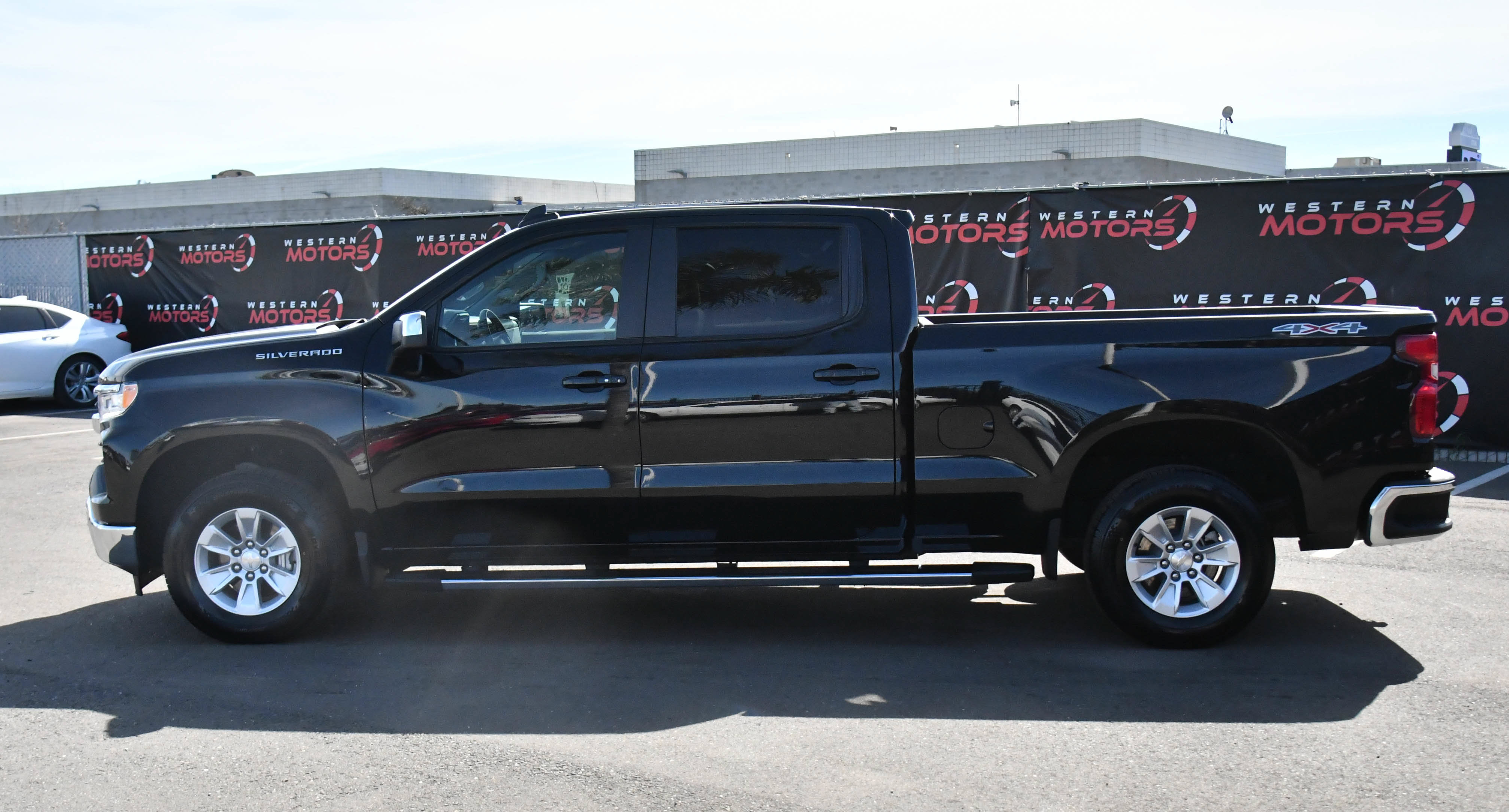 Used 2024 Chevrolet Silverado 1500 LT w/ Protection Package AWD/4WD image 4