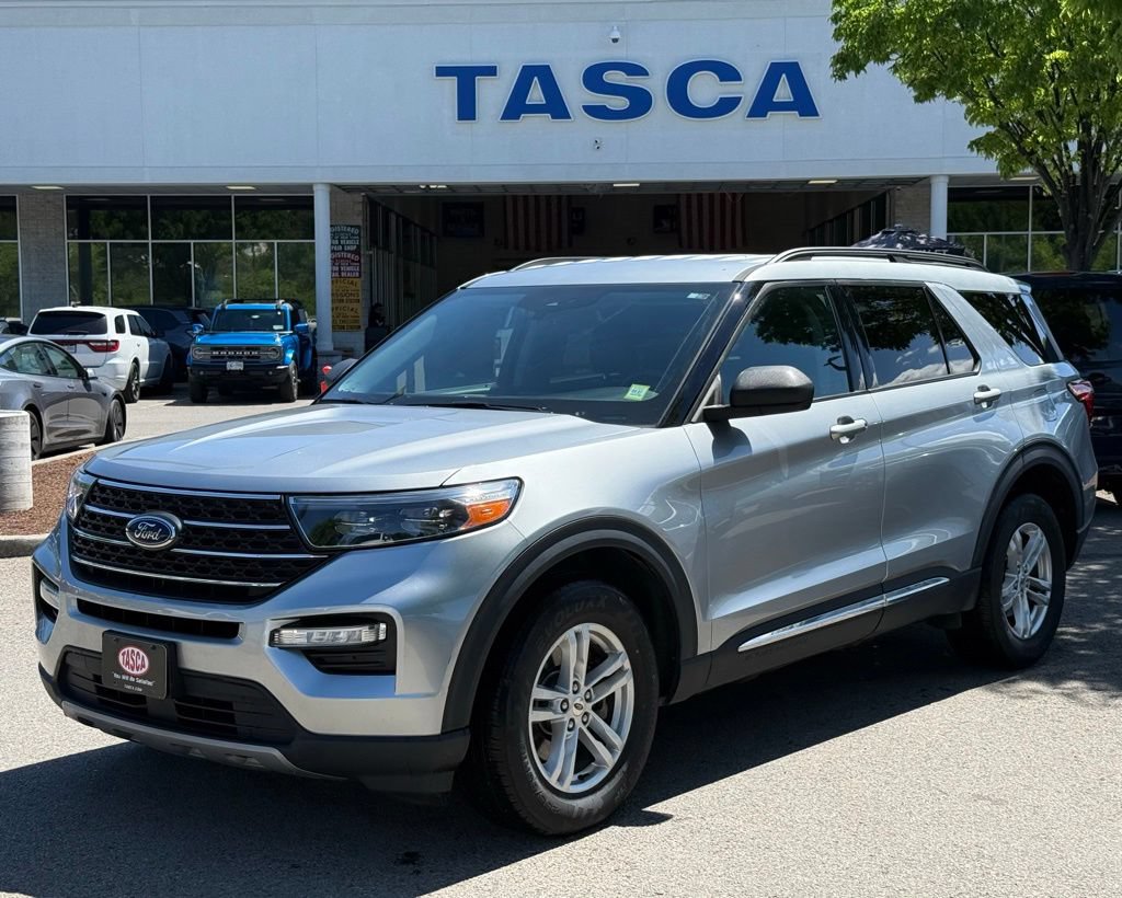 Certified 2022 Ford Explorer XLT w/ Equipment Group 202A AWD/4WD image 1