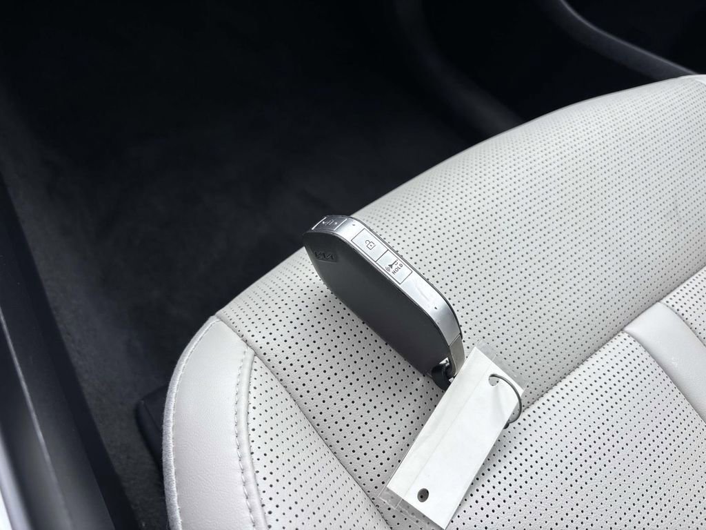 Used 2025 Kia Sorento S w/ Panoramic Sunroof Package image 25