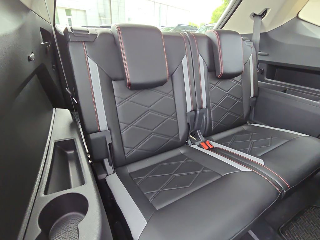 Used 2024 Volkswagen Atlas Peak Edition SE AWD/4WD image 12