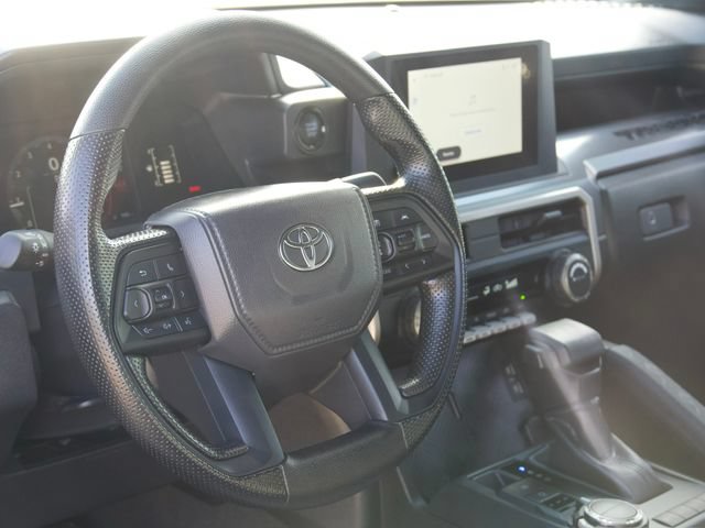 Used 2025 Toyota Tacoma SR5 AWD/4WD image 18