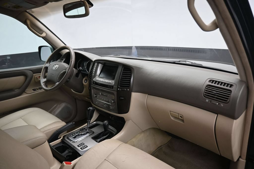 Used 2004 Toyota Land Cruiser AWD/4WD image 42