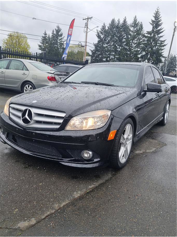 Used 2010 Mercedes-Benz C 300 4MATIC Sedan image 1