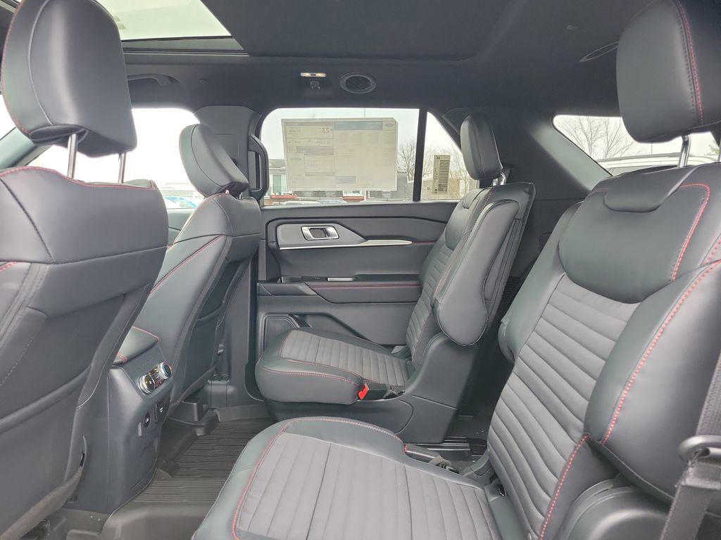 New 2026 Ford Explorer ST-Line w/ ST-Line Street Pack image 13