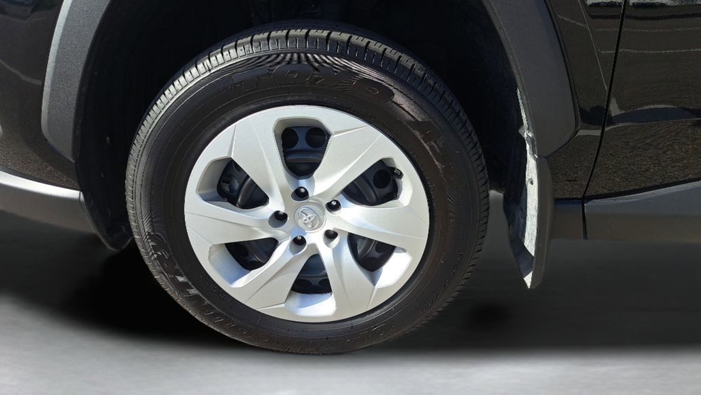 Certified 2025 Toyota RAV4 LE FWD image 25