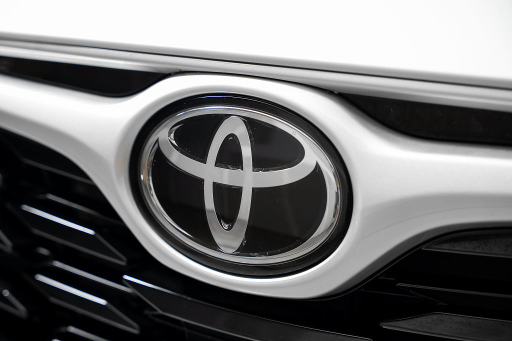Used 2023 Toyota Highlander LE FWD image 20