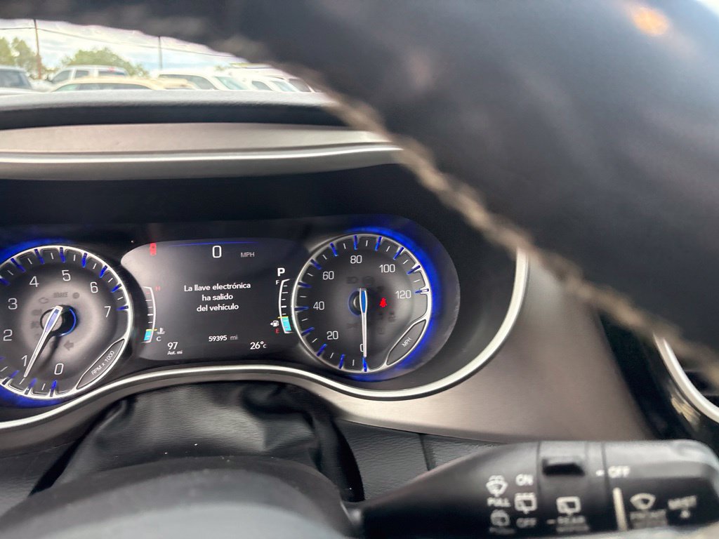 Used 2021 Chrysler Pacifica Touring-L FWD image 16