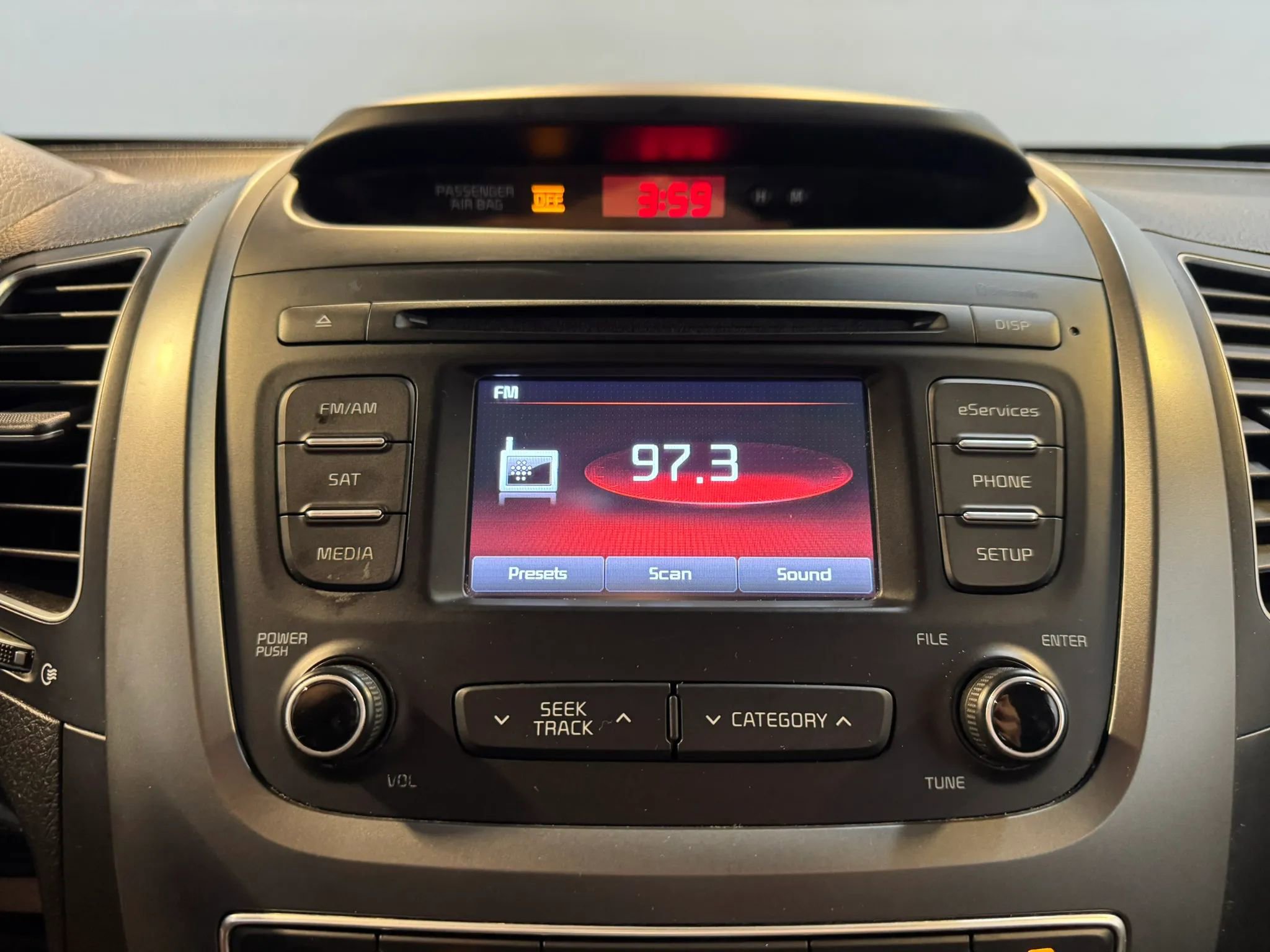 Used 2014 Kia Sorento LX image 15