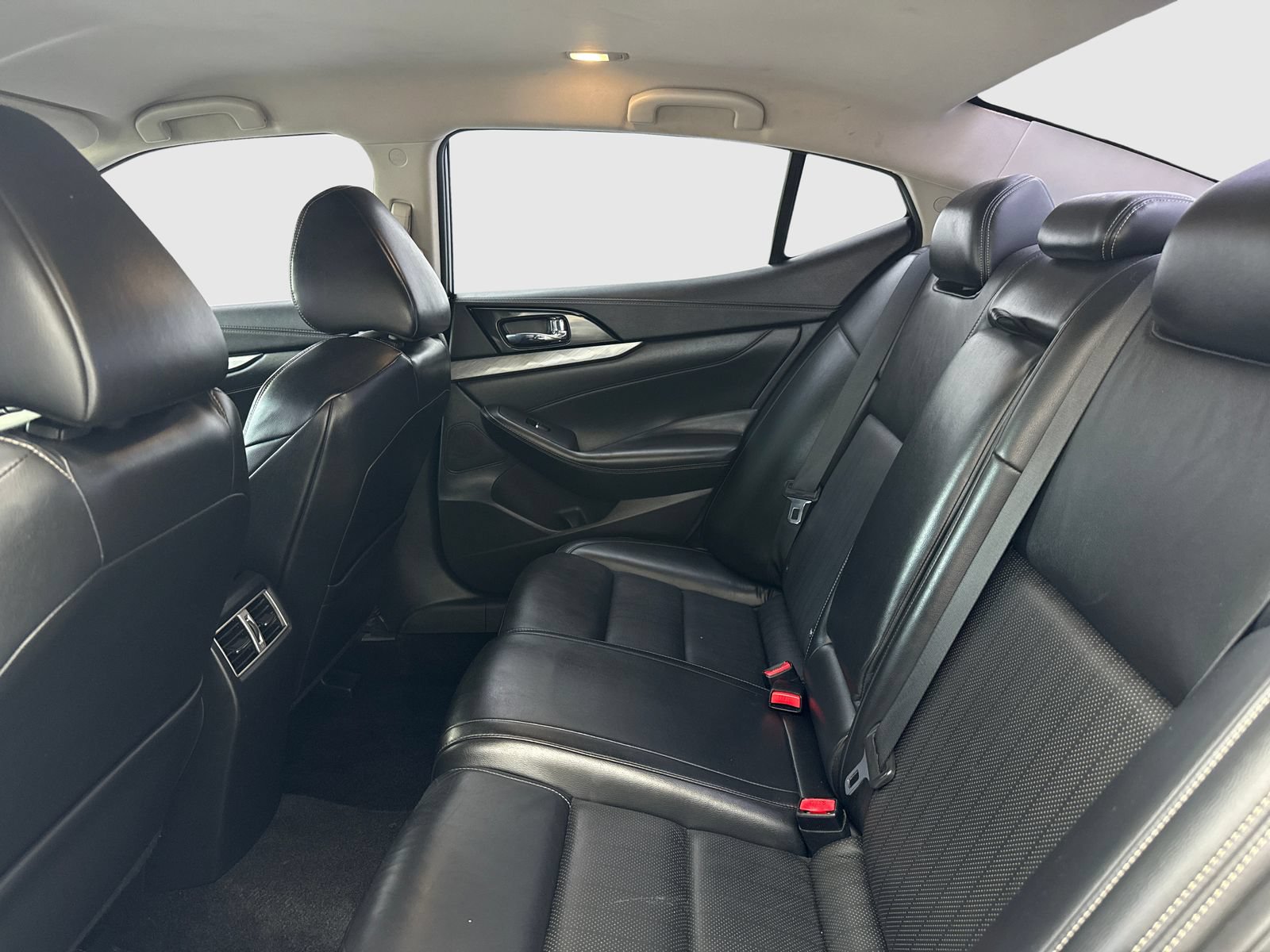 Used 2016 Nissan Maxima 3.5 SV w/ Interior Lighting Package FWD image 38