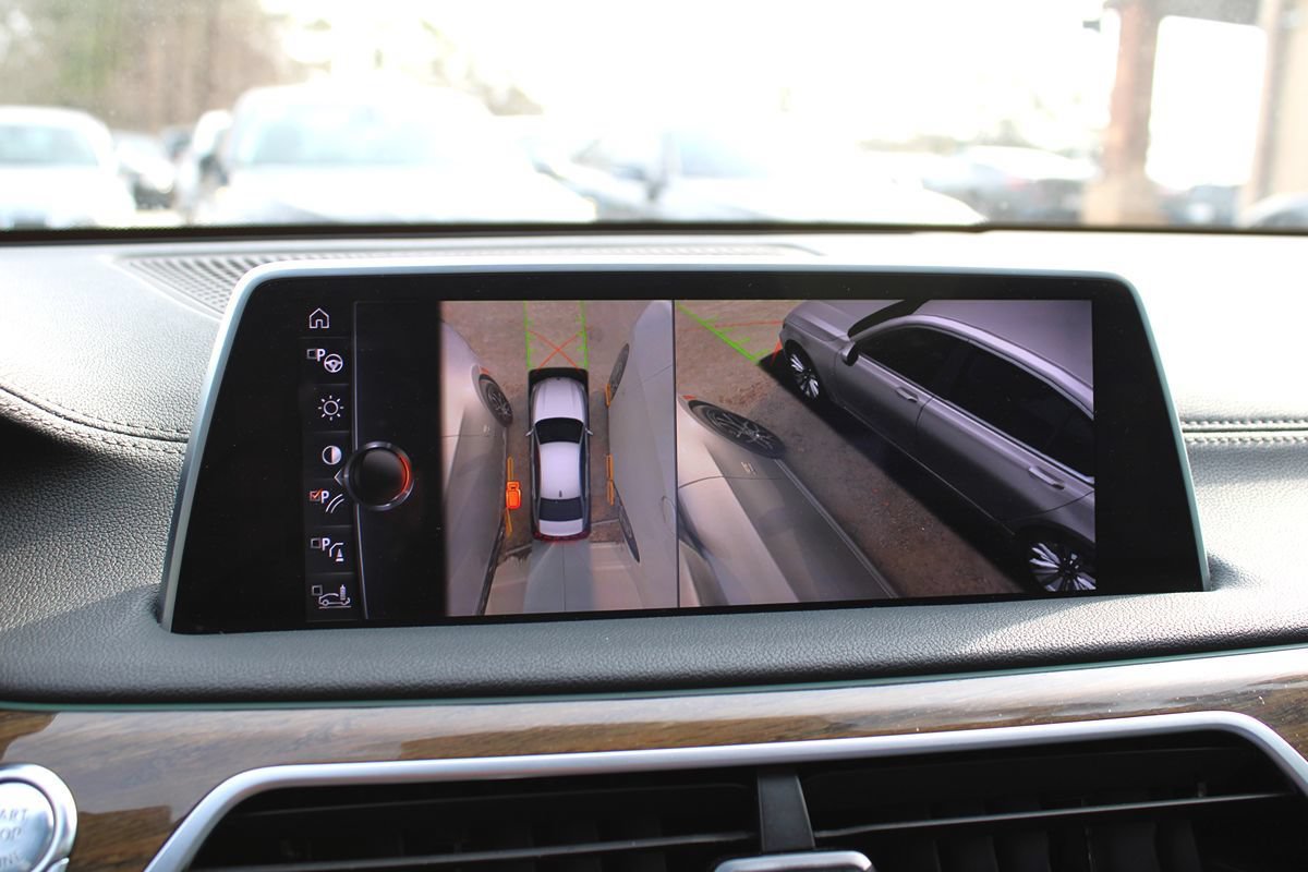 Used 2016 BMW 750i xDrive AWD/4WD image 26