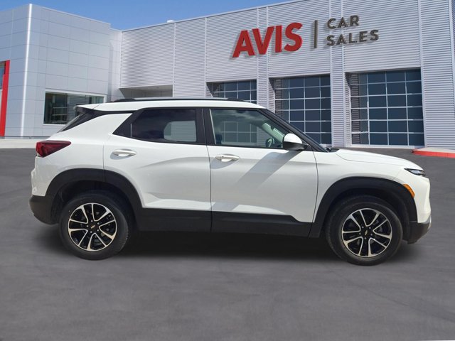 Used 2025 Chevrolet TrailBlazer LT AWD/4WD image 4