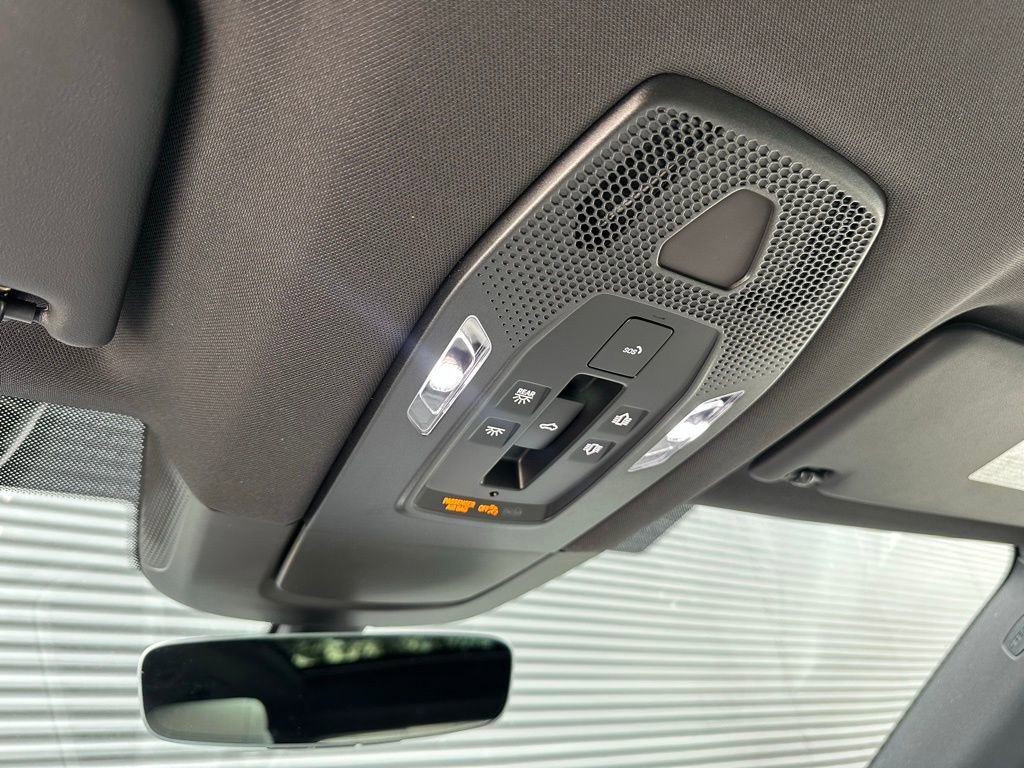 Used 2026 Porsche Macan Electric image 36