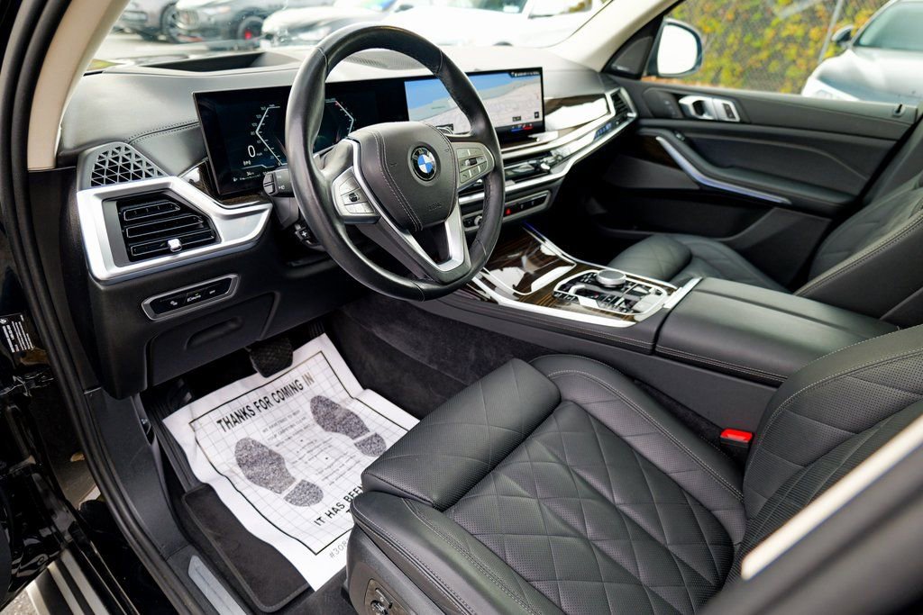 Used 2024 BMW X7 xDrive40i image 21