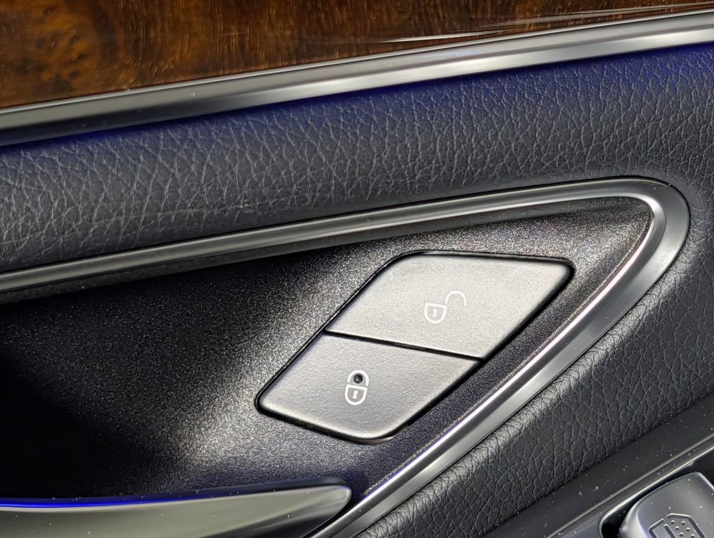 Used 2015 Mercedes-Benz S 550 4MATIC Sedan image 28