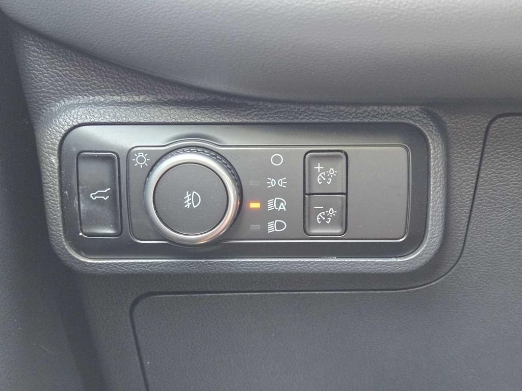 Used 2025 Ford Explorer Active w/ Active Comfort Package AWD/4WD image 22