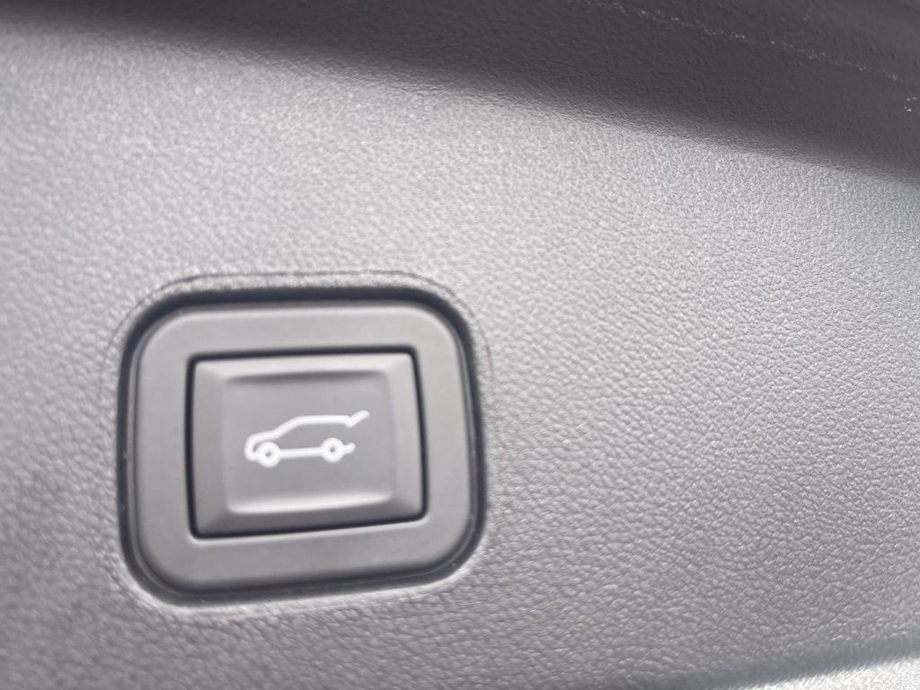 Certified 2024 Cadillac Lyriq Sport AWD/4WD image 7