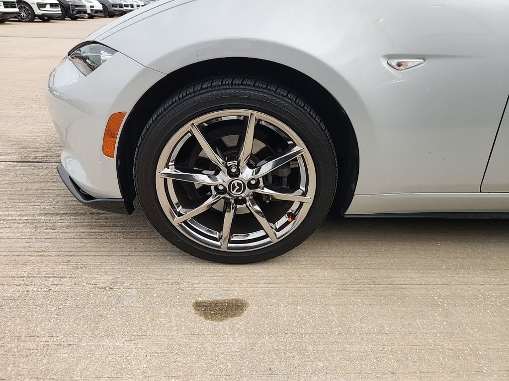 Used 2017 MAZDA MX-5 Miata RF Club RWD image 4
