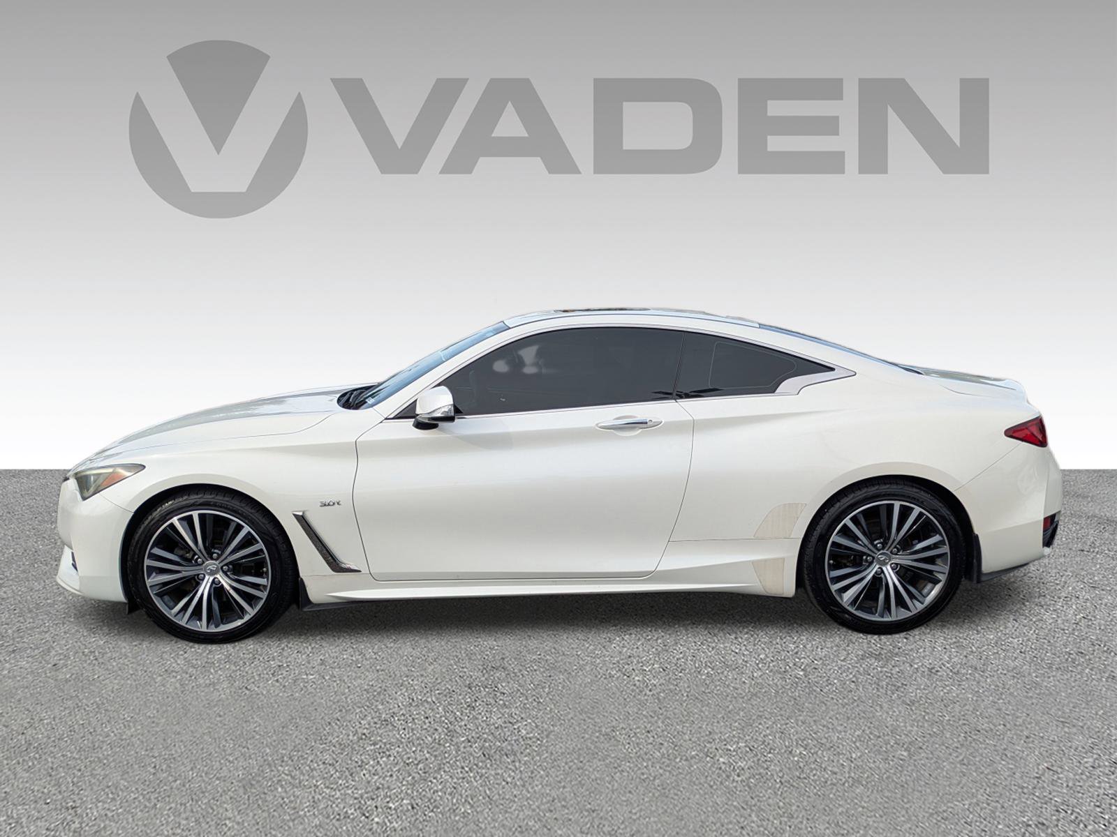 Used 2019 INFINITI Q60 3.0t Luxe w/ Essential Package image 26