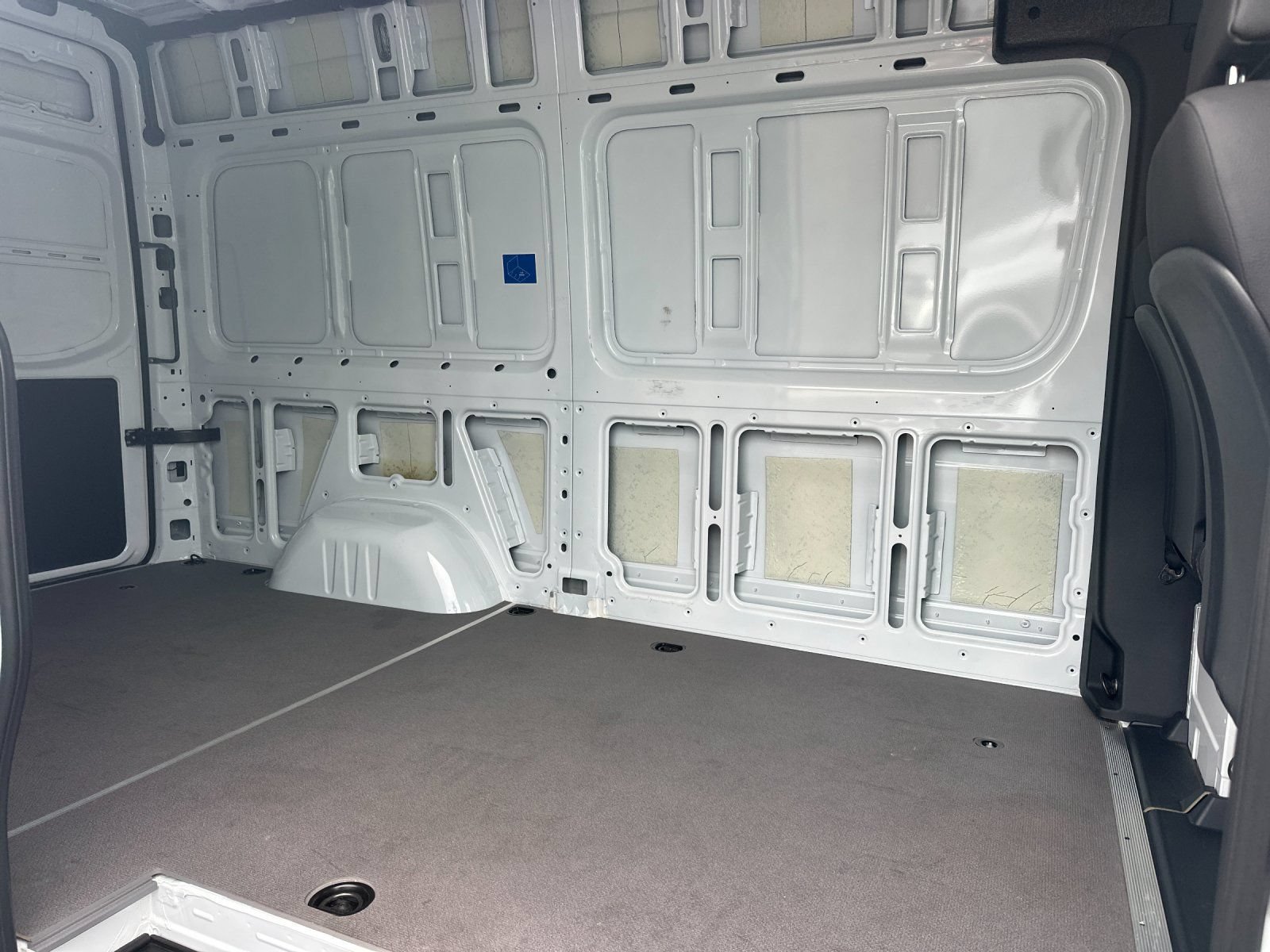 Used 2025 Mercedes-Benz Sprinter 2500 image 12