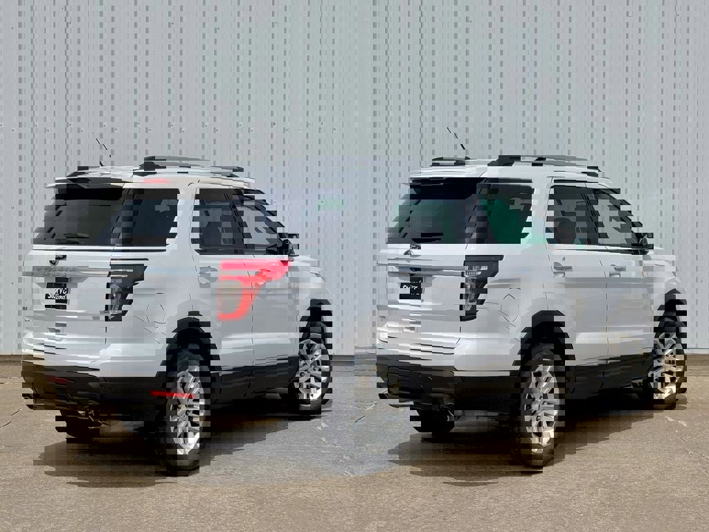 Used 2014 Ford Explorer XLT w/ Equipment Group 202A AWD/4WD image 6