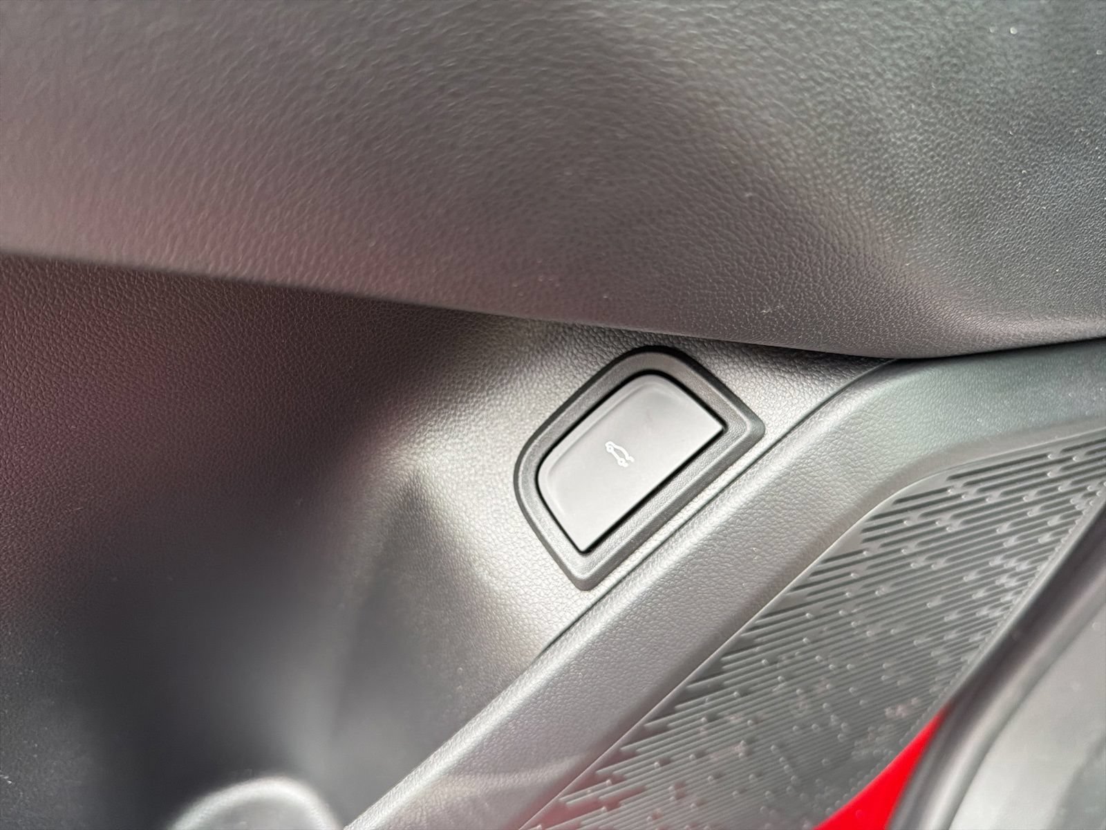 Used 2025 Chevrolet Equinox RS FWD image 23