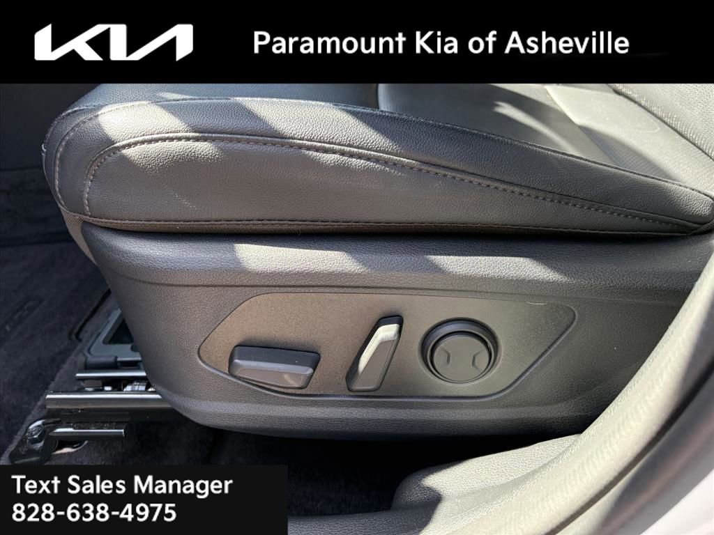 Certified 2025 Kia Sportage EX w/ EX Premium Package image 19