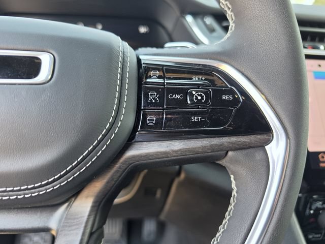 Used 2023 Jeep Grand Cherokee Overland w/ Luxury Tech Group IV RWD image 28