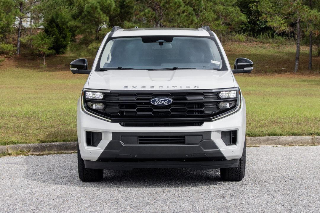 New 2025 Ford Expedition Active image 2