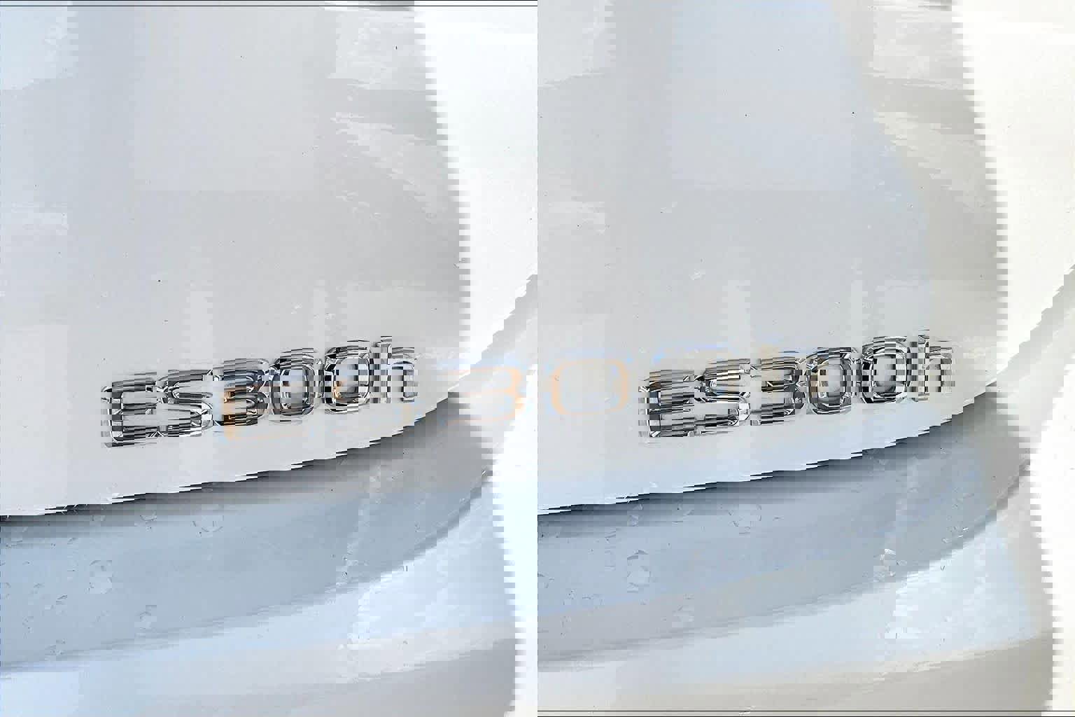 Certified 2025 Lexus ES 300h w/ Premium Package image 9