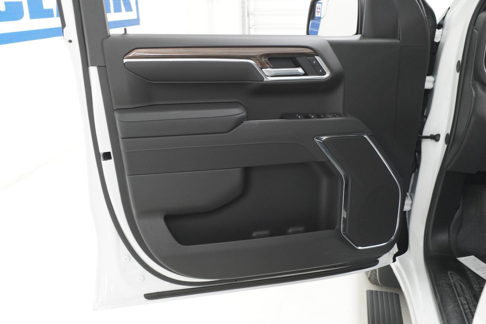 New 2026 Chevrolet Silverado 1500 RST w/ LPO, Dark Essentials Package RWD image 18