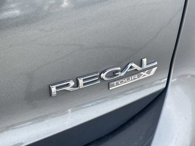 Used 2018 Buick Regal Essence w/ Driver Confidence Package #1 image 11