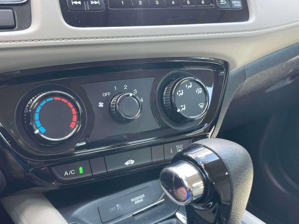 Certified 2021 Honda HR-V LX image 29
