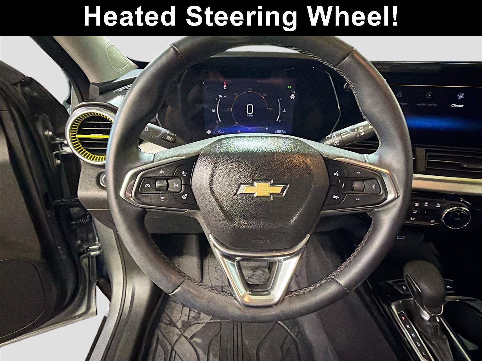 Used 2025 Chevrolet Trax LT w/ Driver Confidence Package FWD image 16